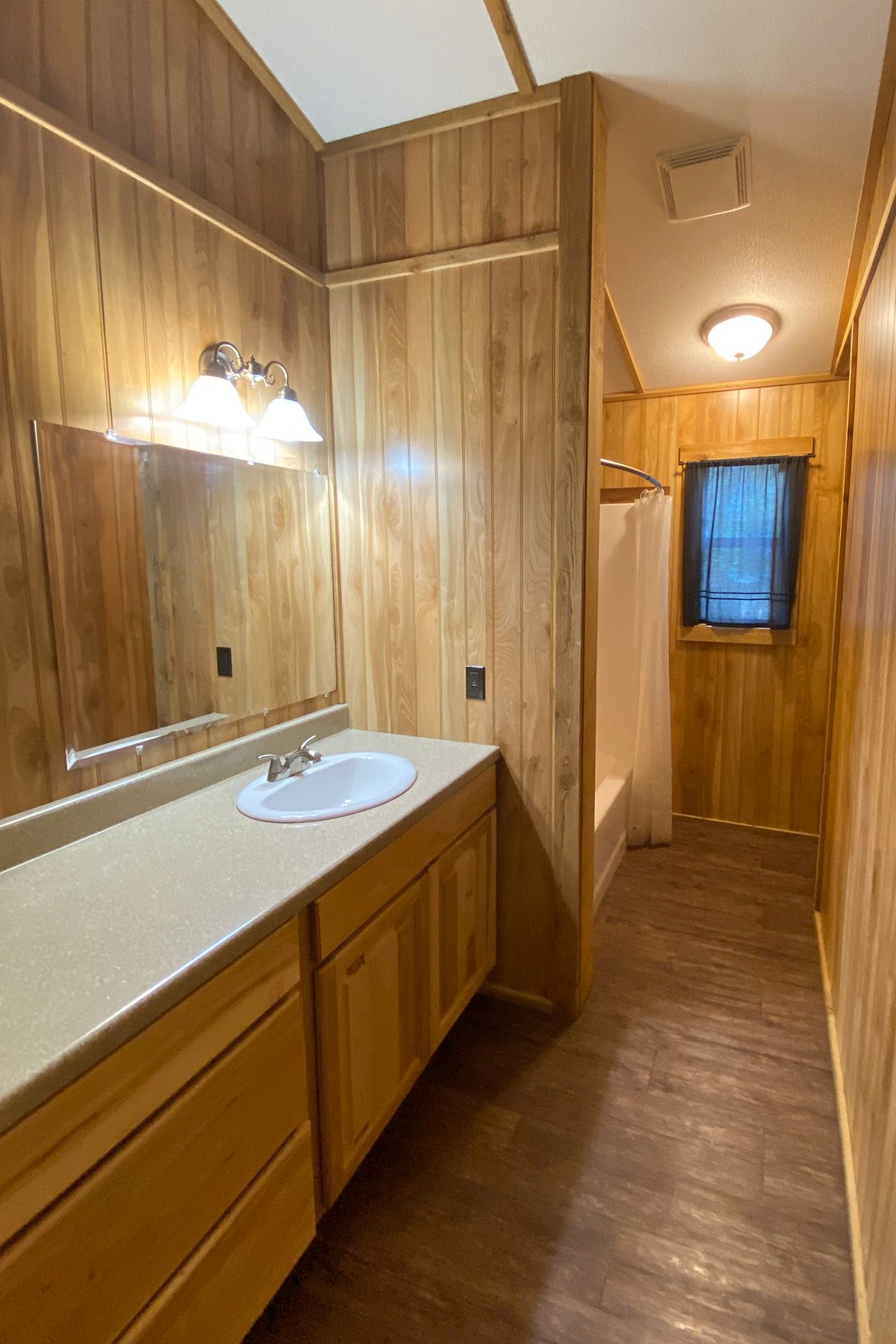 2-Bedroom Cabin Bathroom